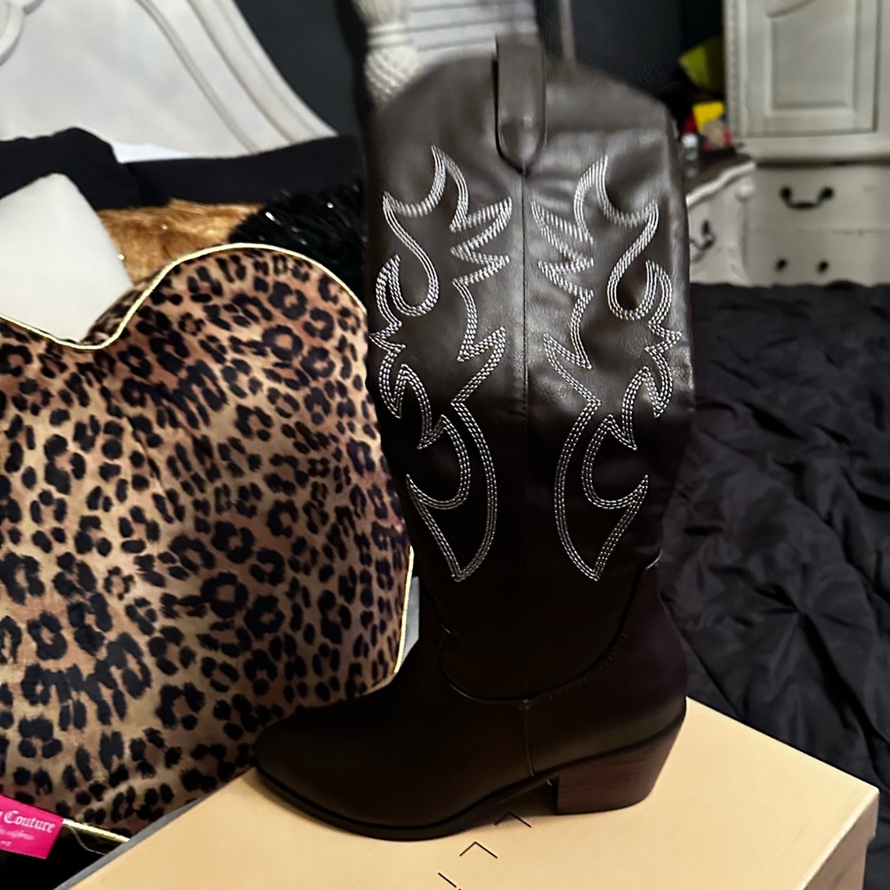 Brand new chocolate western boots